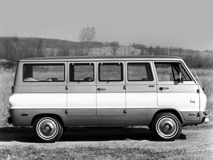  Dodge A-108 Custom Sportsman 1967 года  (фото 1 из 2)